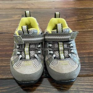 Stride rite 5.5 toddler sneaker